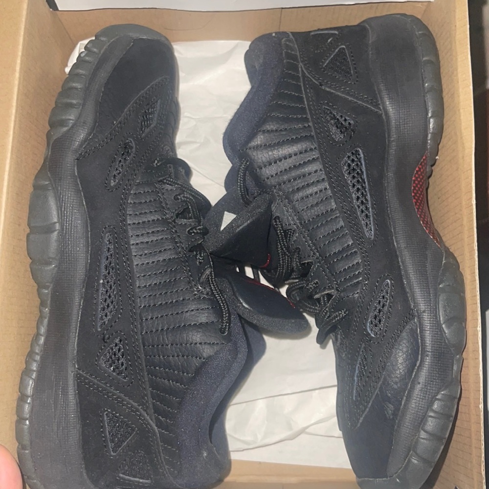 2015 AIR JORDAN 11 LOW BG